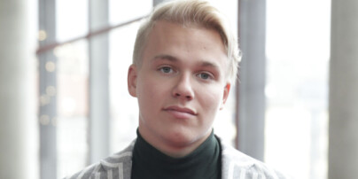- I skolegården var ikke bare broren min «homo», men jeg også